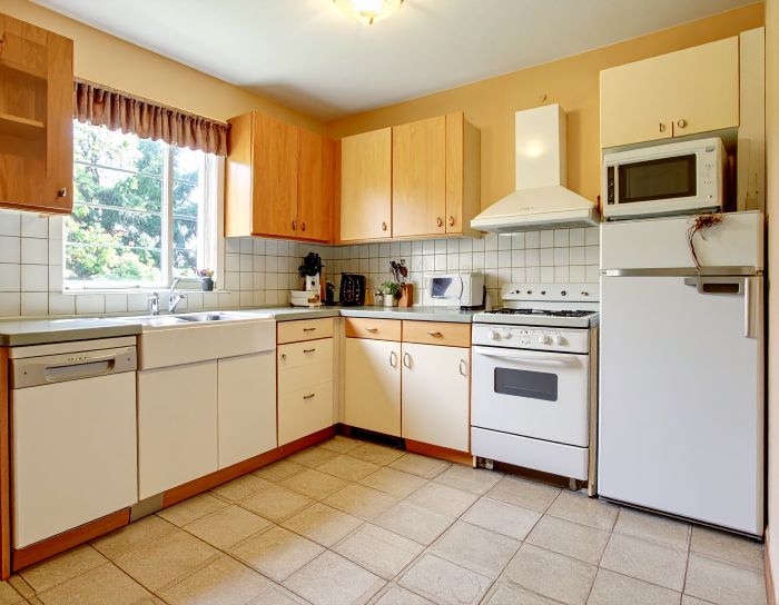 Cuisine rang�e et d�barrass�e pour vendre une maison