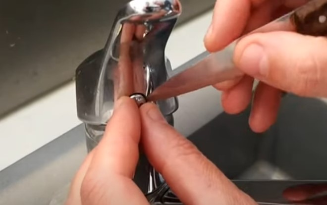 D�monter mitigeur qui coule